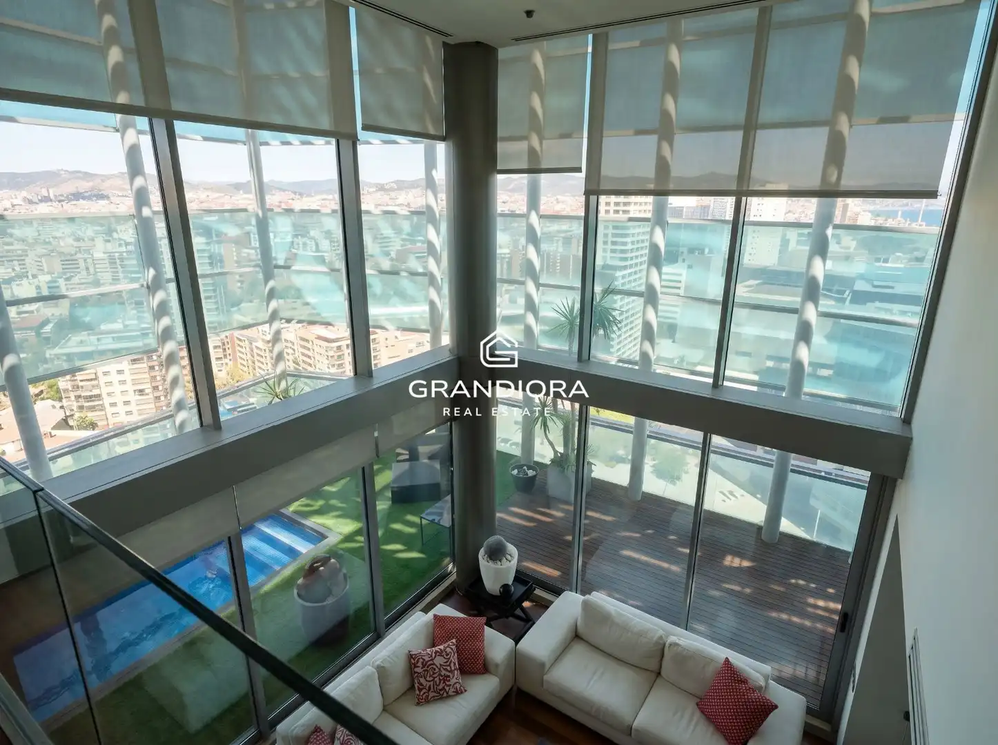 Sala d'estar de Àtic de lloguer en Barcelona amb Aire condicionat, Terrassa i Piscina