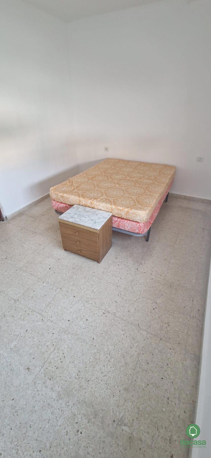 Dormitori de Pis en venda en  Huelva Capital amb Terrassa i Balcó