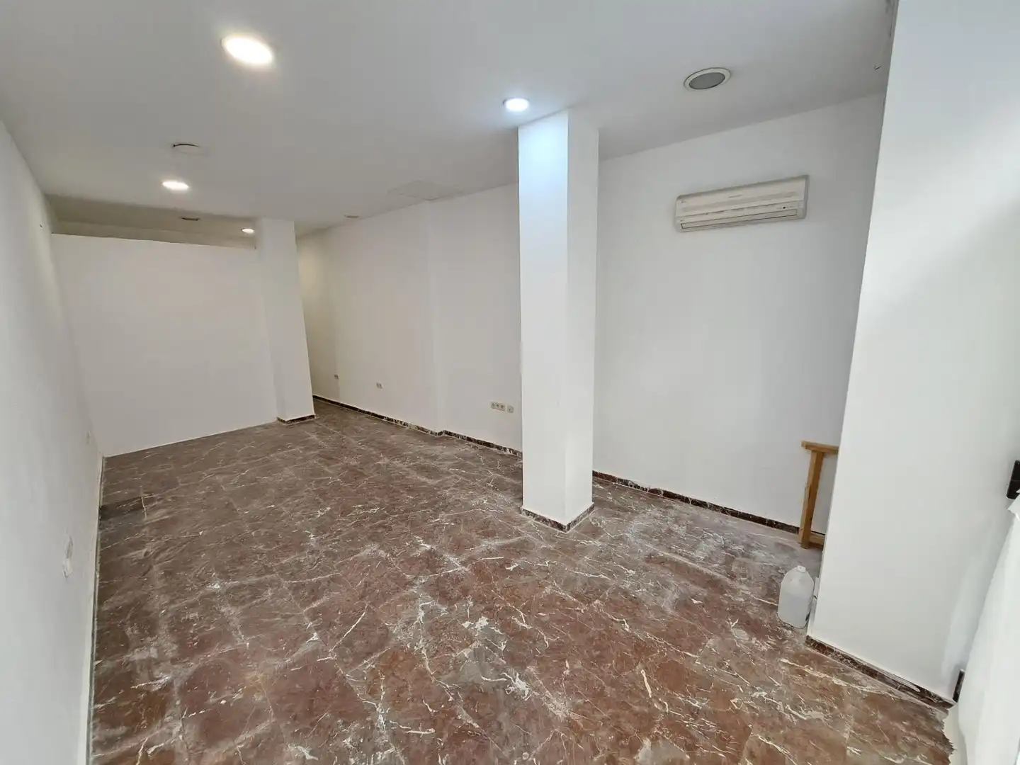 Business premises for sale in Casc Urbà