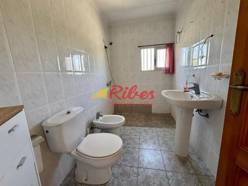 Bathroom of Houses for sale in Cullera