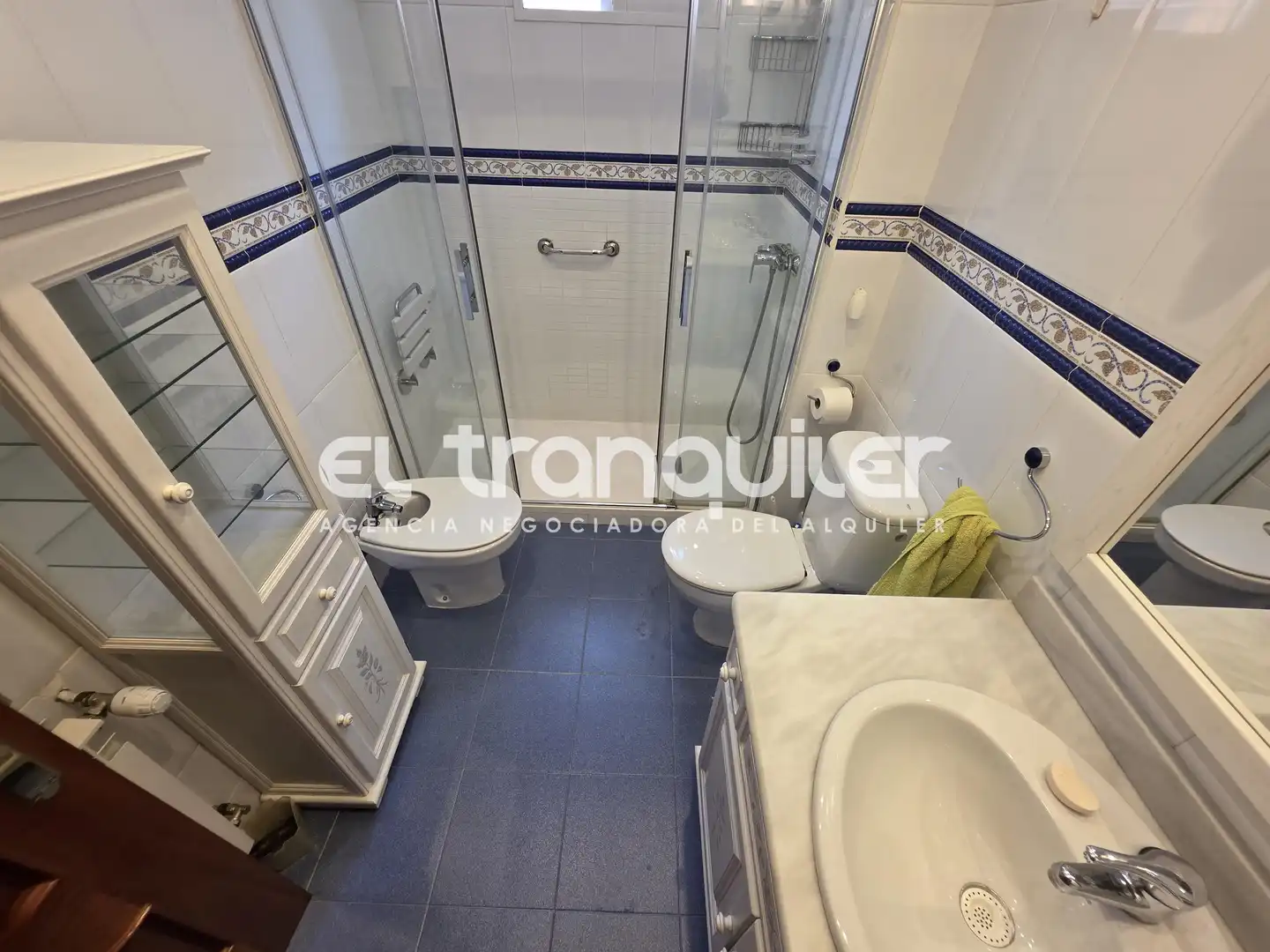 Baño de Piso de alquiler en Madrid con Aire acondicionado, Parquet y Amueblado