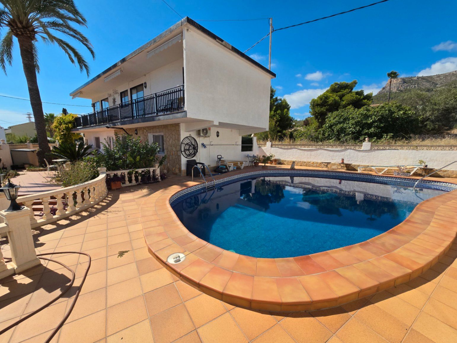 Swimming pool of House or chalet for sale in Calpe / Calp  with Air Conditioner, Heating and Private garden