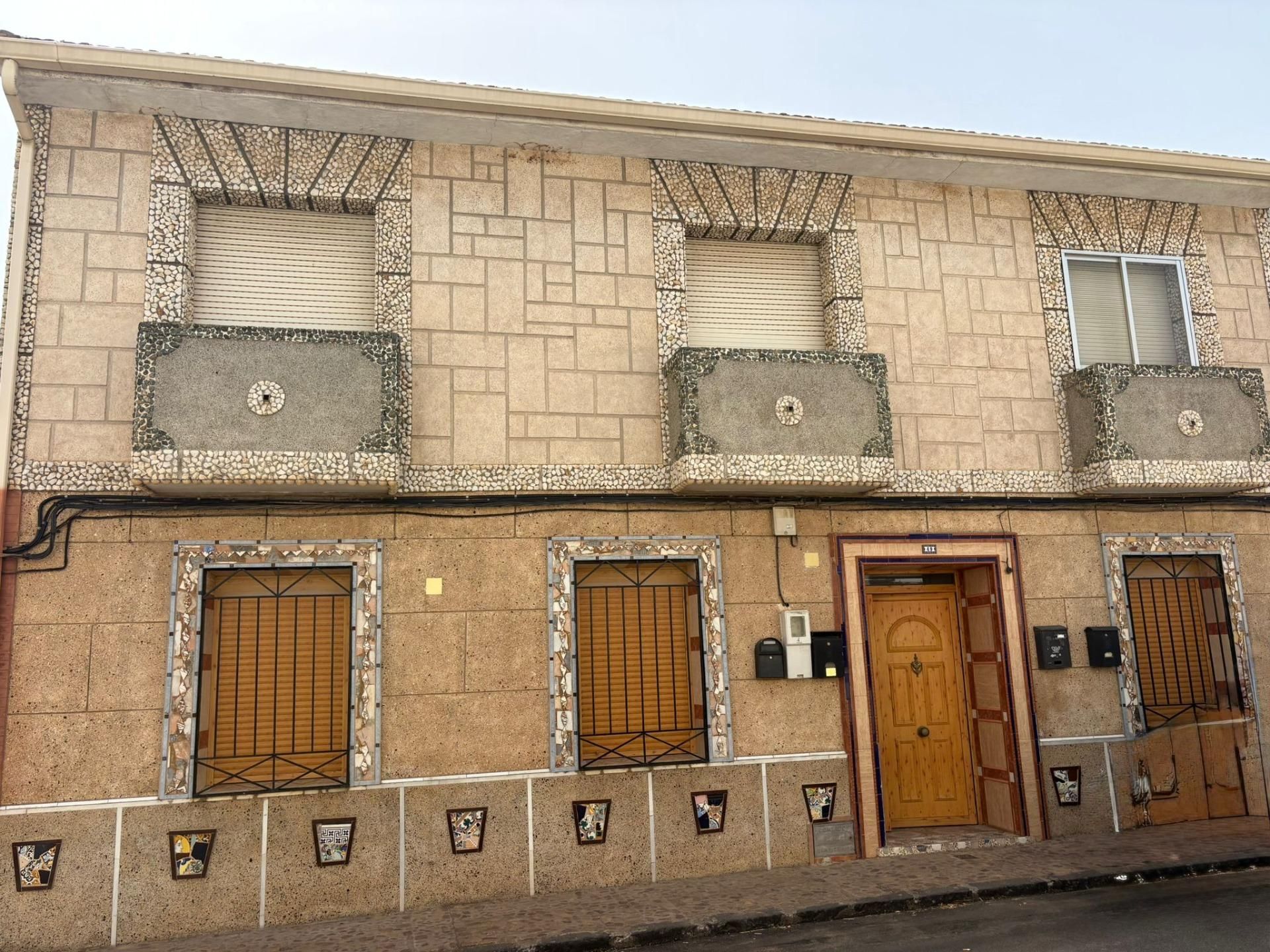 Vista exterior de Casa adosada en venda en Alcolea de Calatrava amb Jardí privat i Terrassa