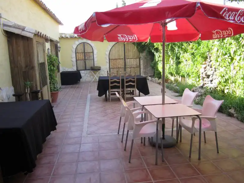 Casa rústica con jardín en venta en El Pinós / Pinoso, imagen 2