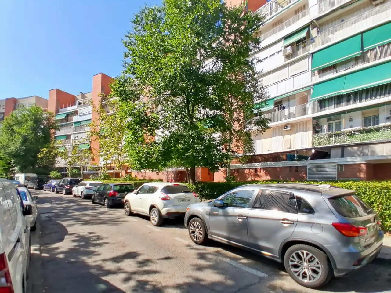 Vista exterior de Piso en venta en Madrid con Calefacción