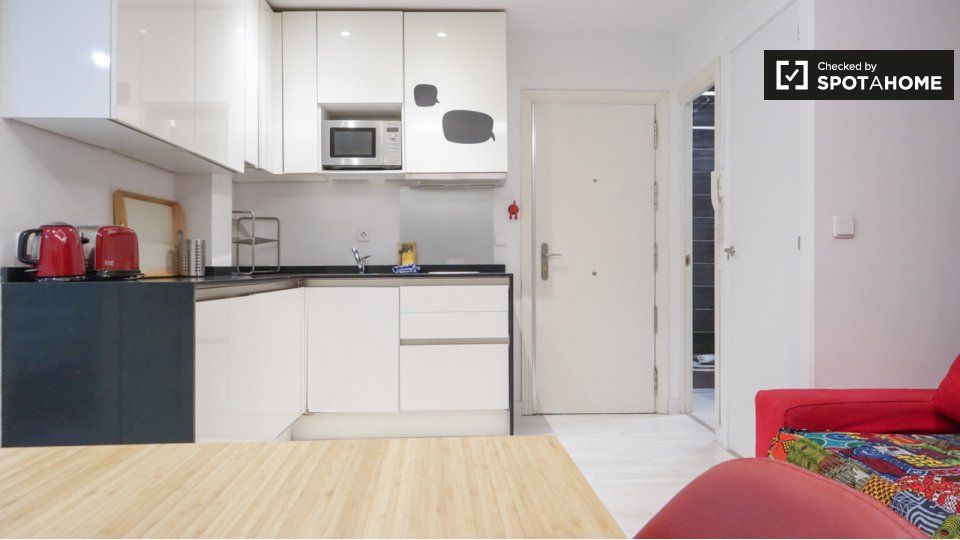 Kitchen of Flat to rent in  Madrid Capital  with Air Conditioner, Heating and Furnished