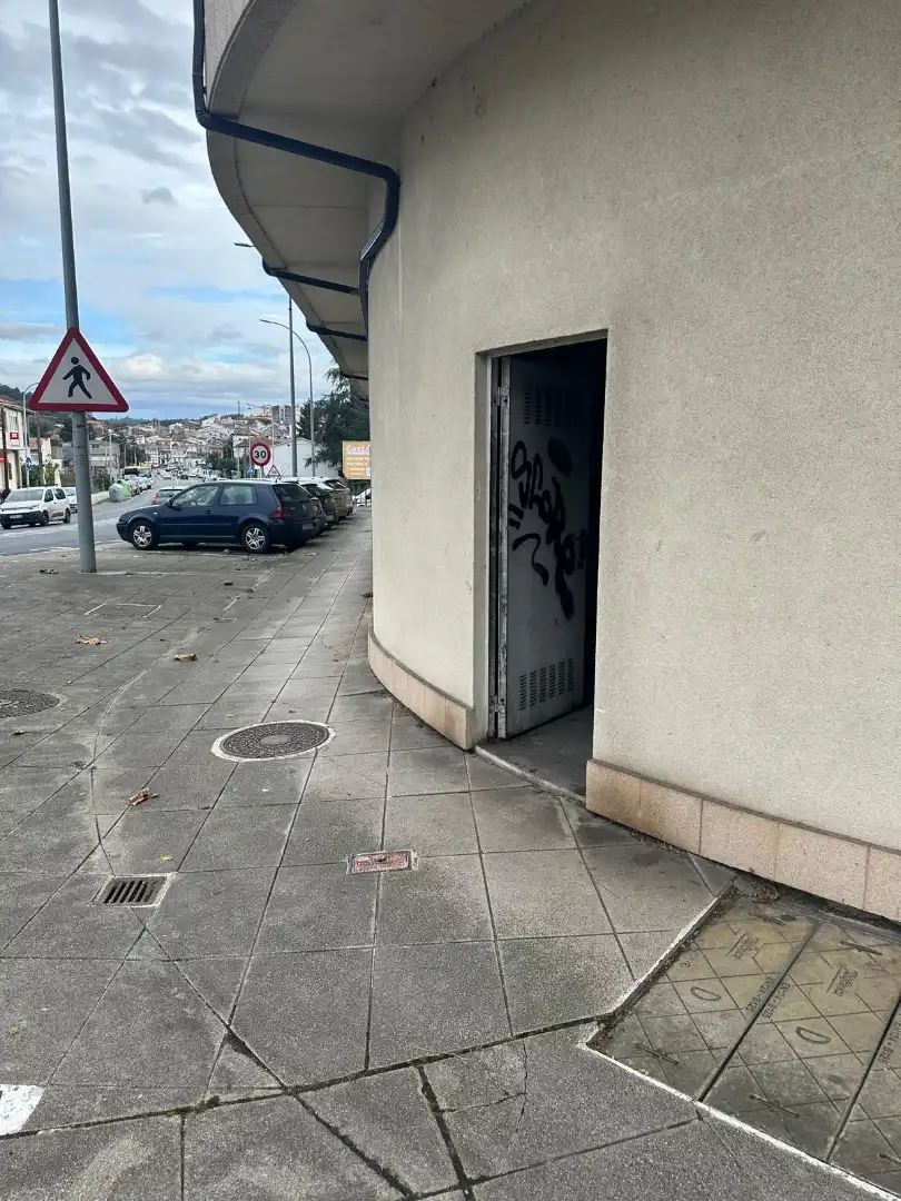 Local comercial en venda a Betanzos, imagen 2