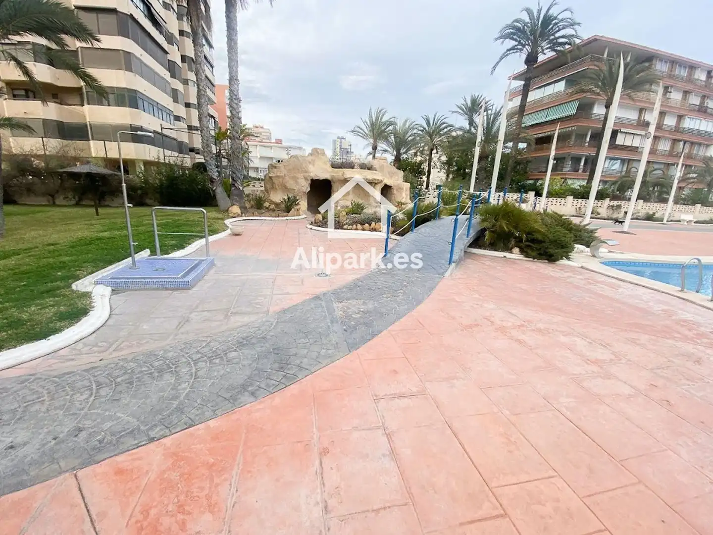 Vista exterior de Pis en venda en Alicante / Alacant amb Aire condicionat, Calefacció i Terrassa