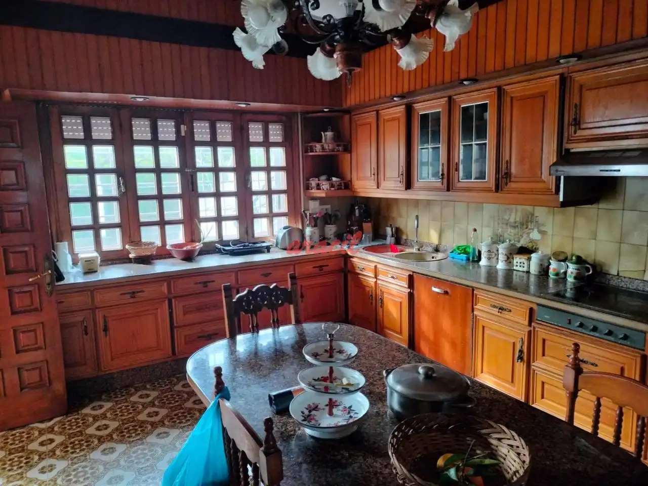 Cocina de Casa o chalet en venta en Ourense Capital  con Calefacción, Jardín privado y Terraza