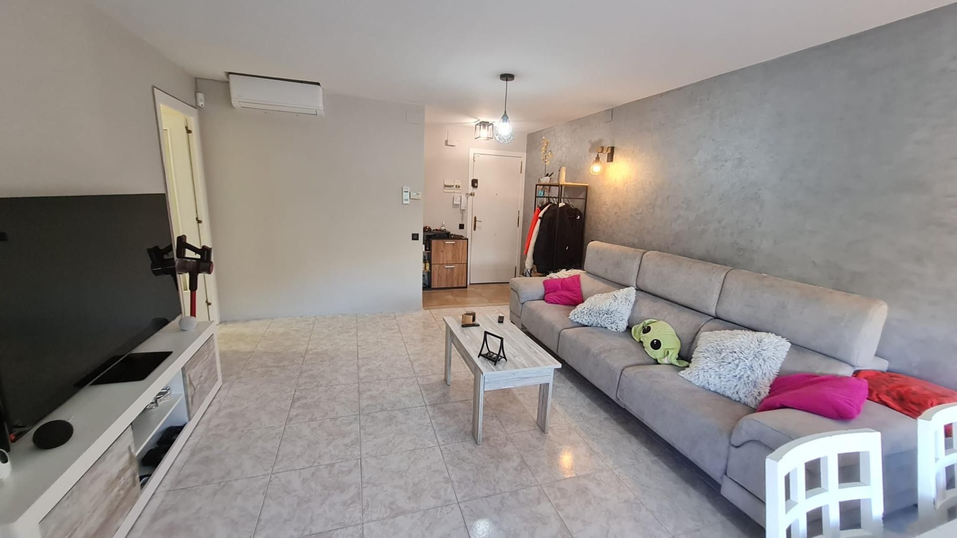 Living room of Flat for sale in El Vendrell  with Air Conditioner, Heating and Balcony