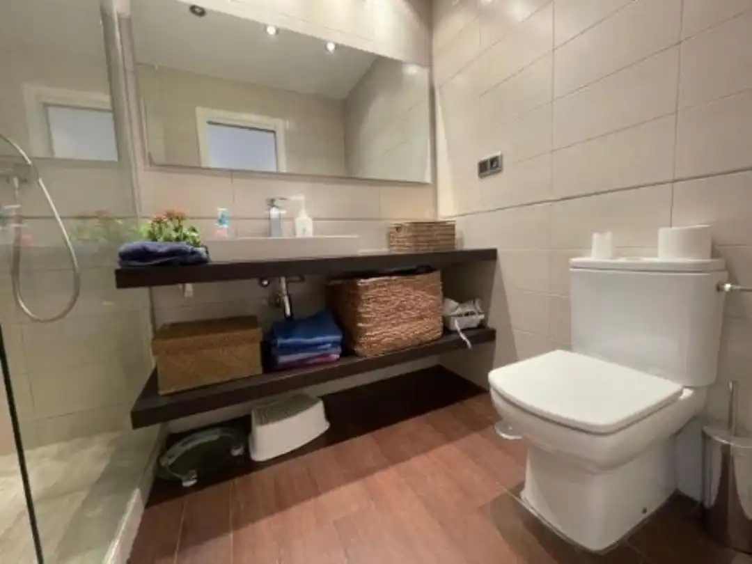 Baño de Piso de alquiler en Madrid con Aire acondicionado, Calefacción y Balcón