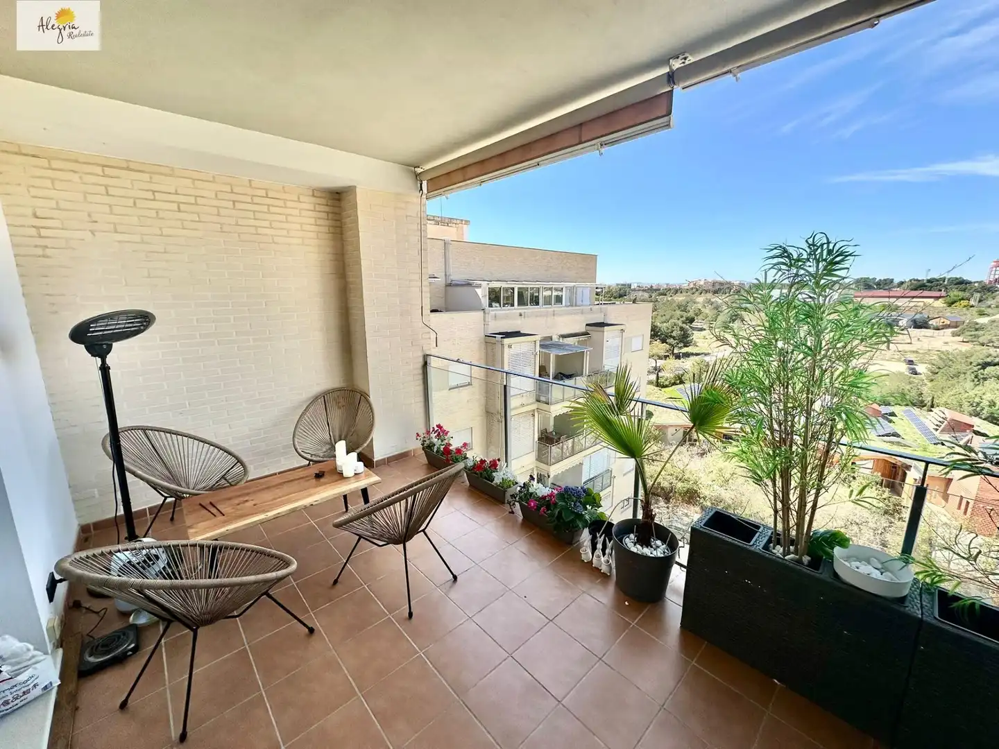 Terraza de Apartamento en venta en Paterna con Aire acondicionado, Calefacción y Jardín privado