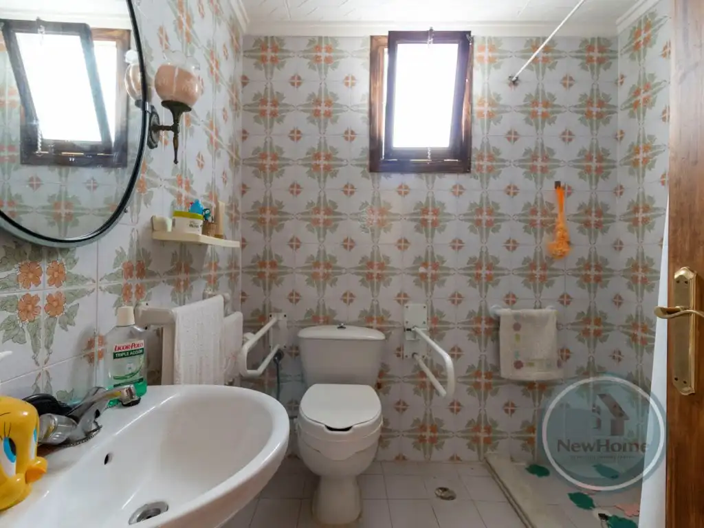 Baño de Piso en venta en Santa Pola con Aire acondicionado y Balcón