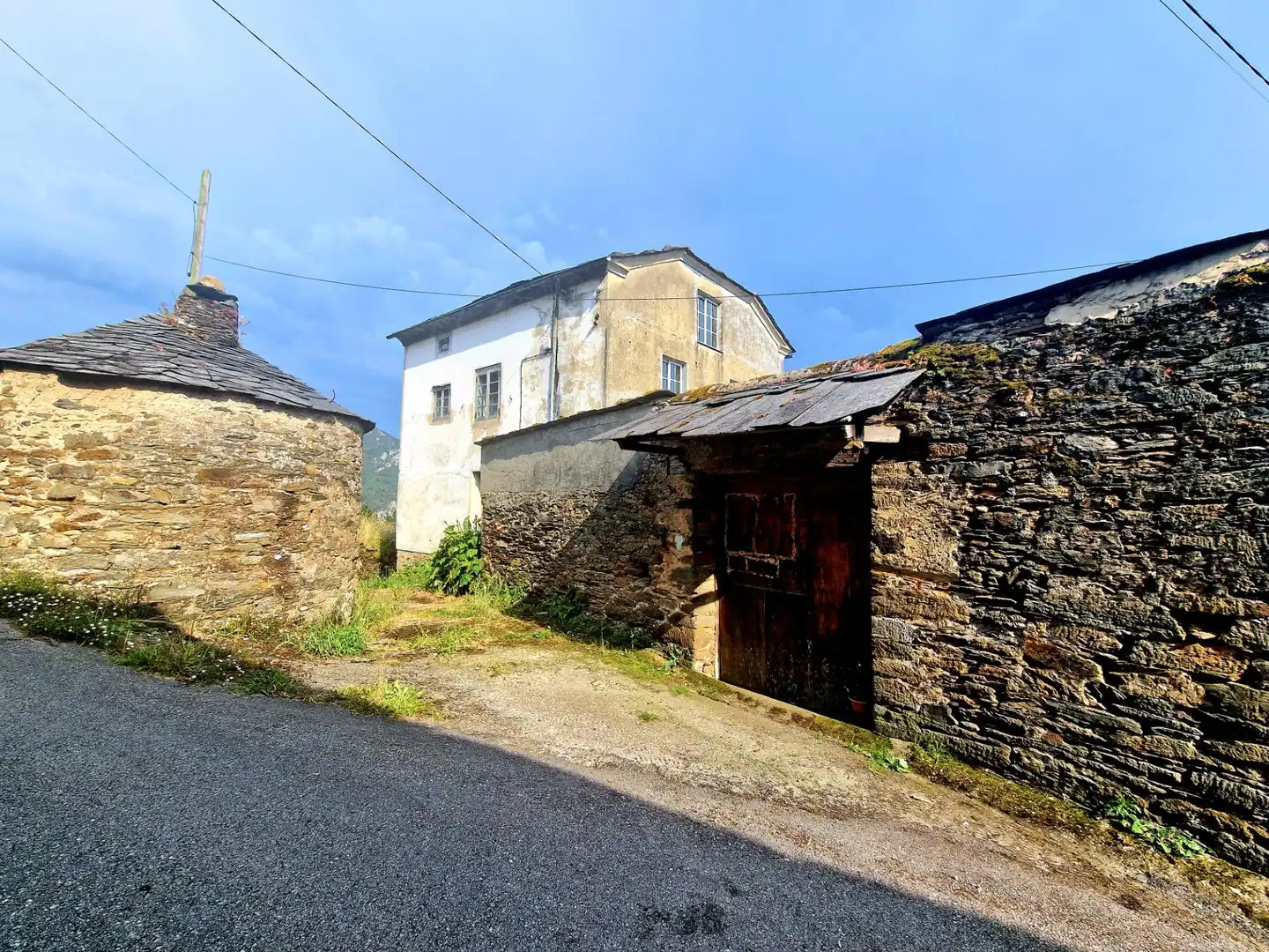 Außenansicht von Country house zum Verkauf in Boal mit Privatgarten und Möbliert
