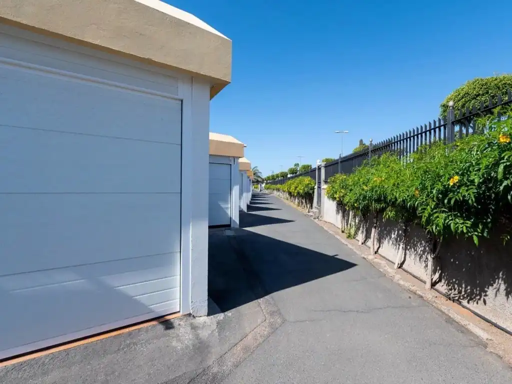 Vista exterior de Casa adosada en venta en San Bartolomé de Tirajana con Terraza, Amueblado y Horno