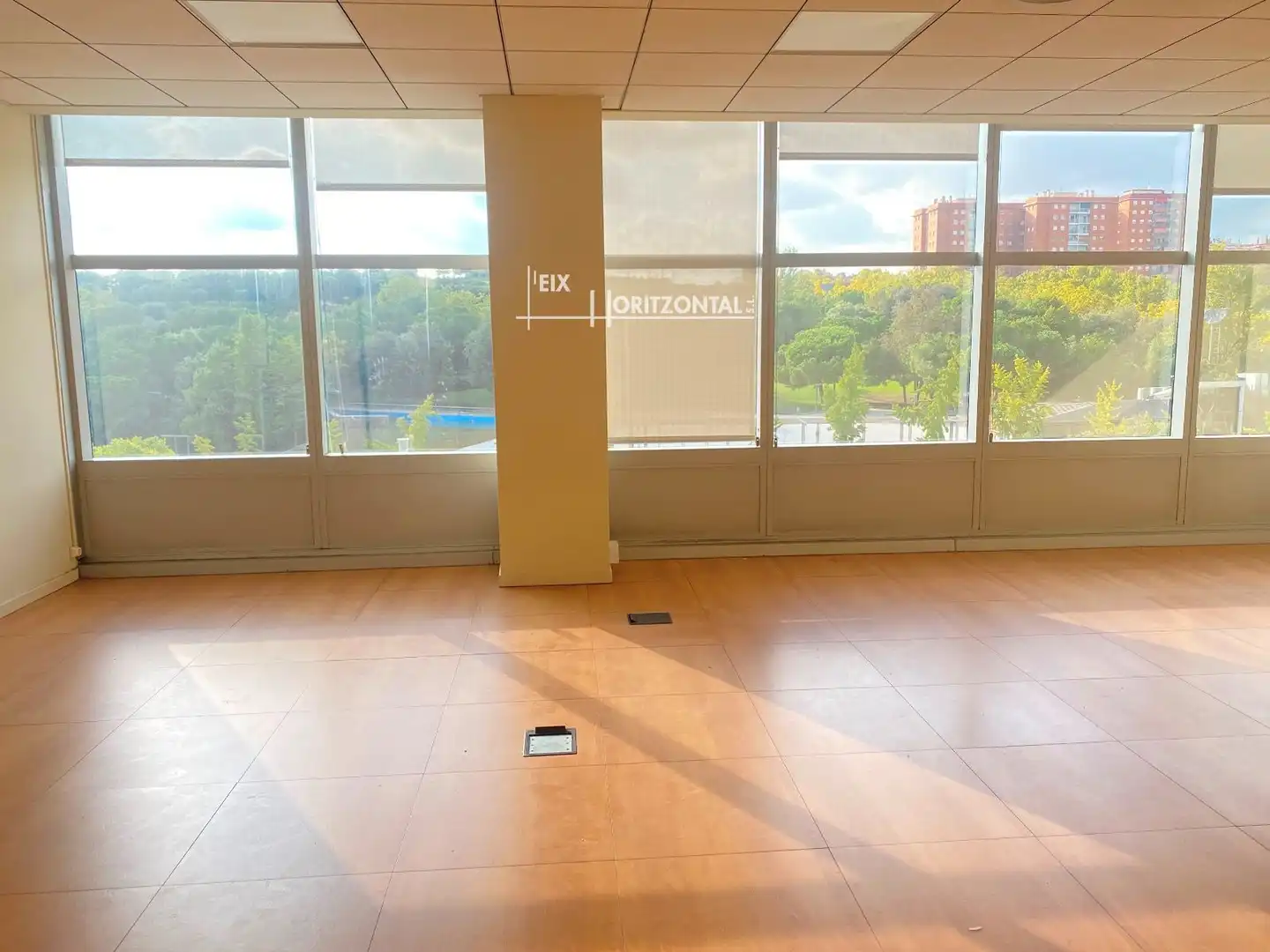 Office for rent in Sabadell  with Air Conditioner, Heating and Internet