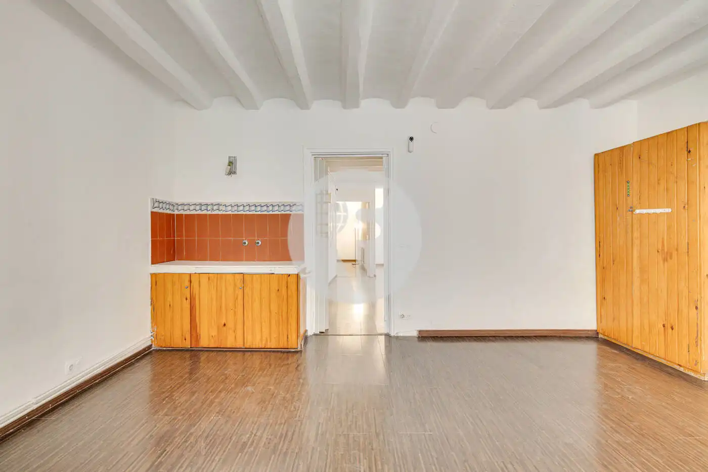 Piso en venta en Barcelona con Calefacción y Balcón