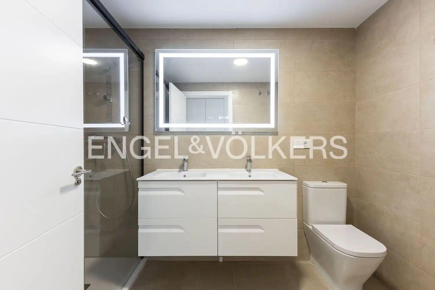 Baño de Ático de alquiler en Valencia con Aire acondicionado, Calefacción y Trastero