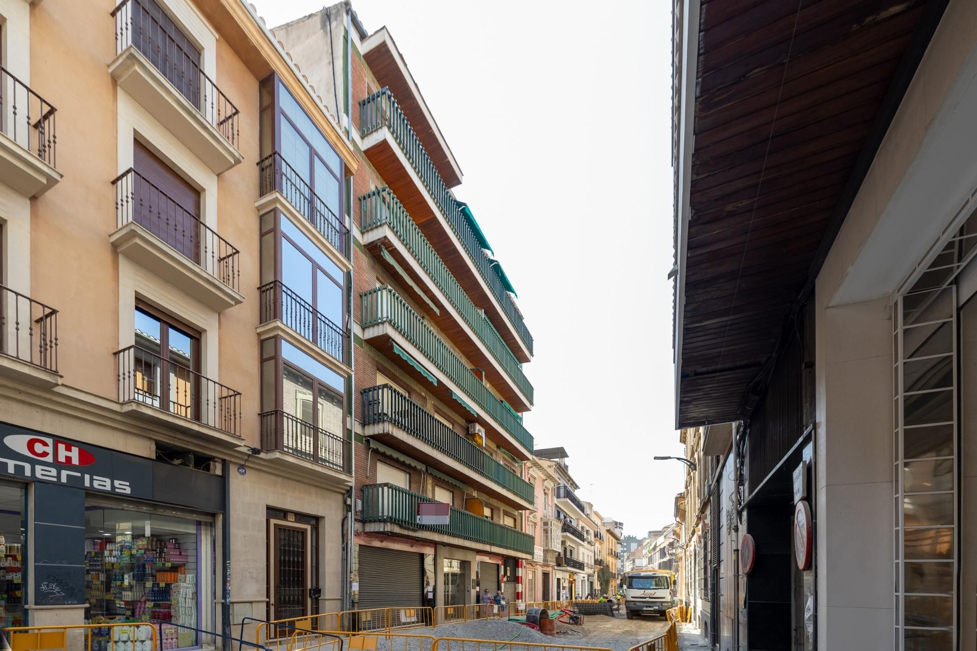 Vista exterior de Piso en venta en  Granada Capital con Terraza y Balcón