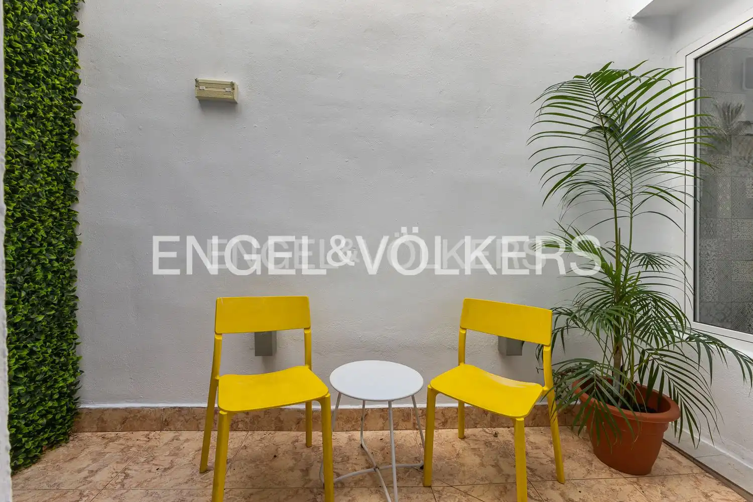 Terrassa de Apartament de lloguer en Valencia amb Aire condicionat, Calefacció i Moblat