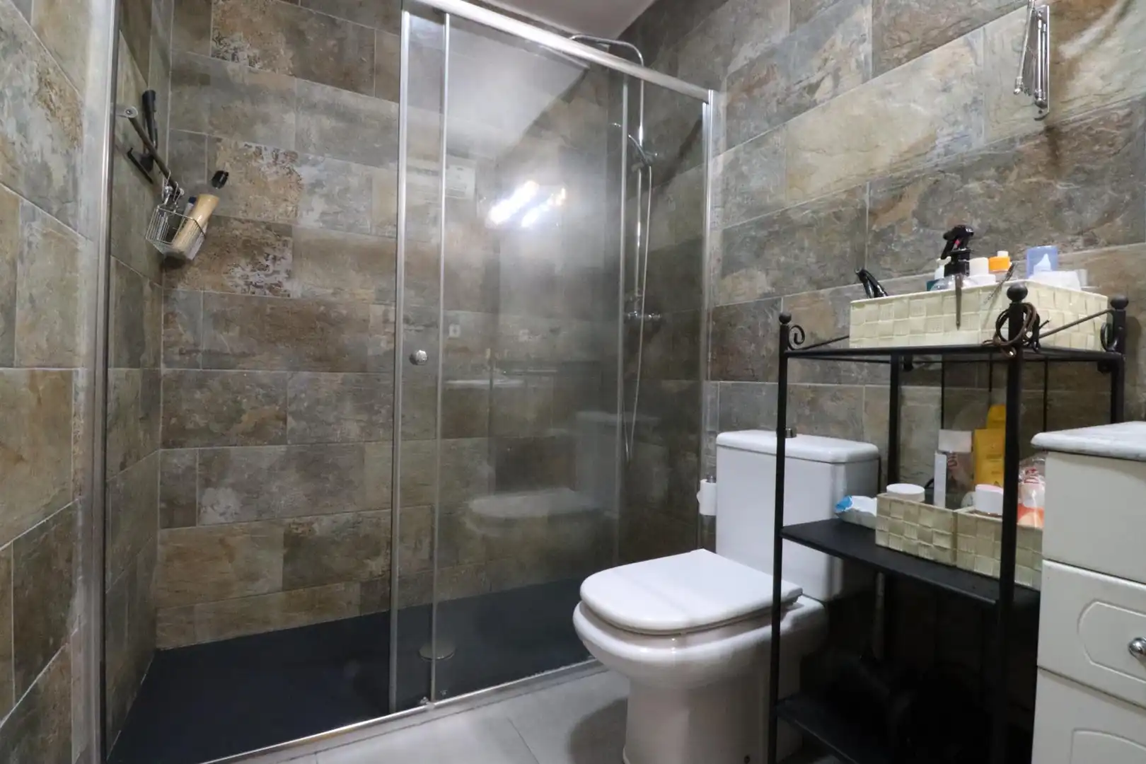 Baño de Piso en venta en Sabadell con Calefacción, Parquet y Terraza