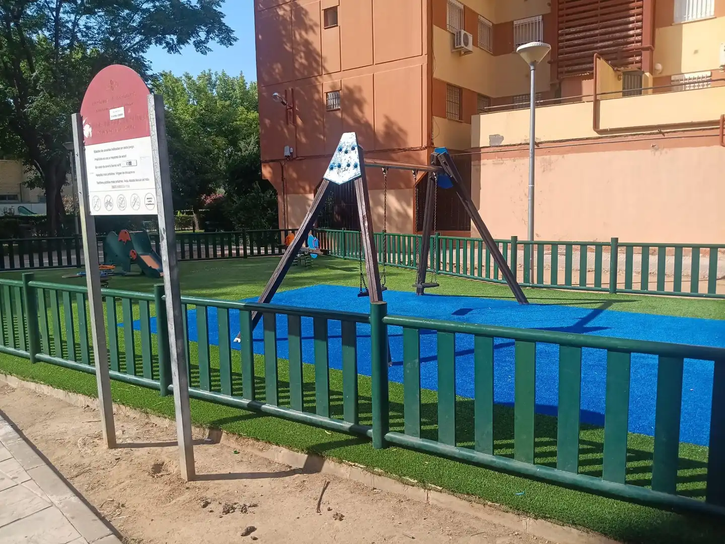Parking of Flat for sale in Sevilla  with Air Conditioner, Parquet flooring and Terrace