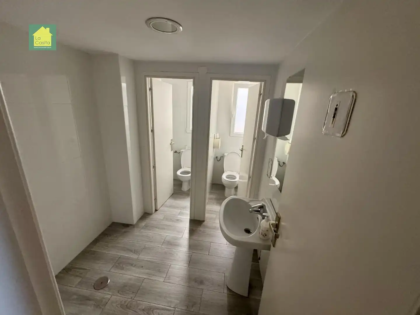 Baño de Oficina de alquiler en Albacete