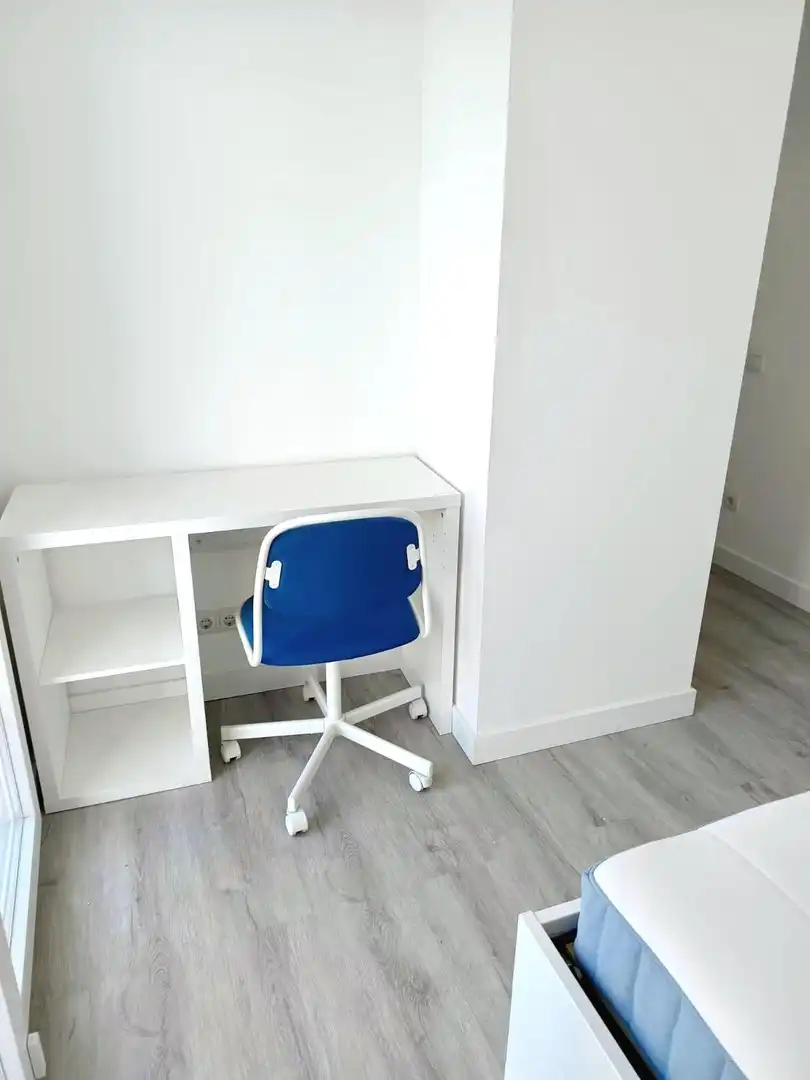 Habitación de Piso para compartir en Madrid con Aire acondicionado, Calefacción y Amueblado