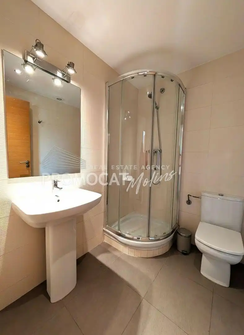 Bathroom of Flat for sale in Molins de Rei  with Air Conditioner, Heating and Furnished