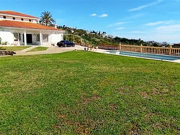 Villa con piscina in vendita a La Capellanía - El Higuerón
