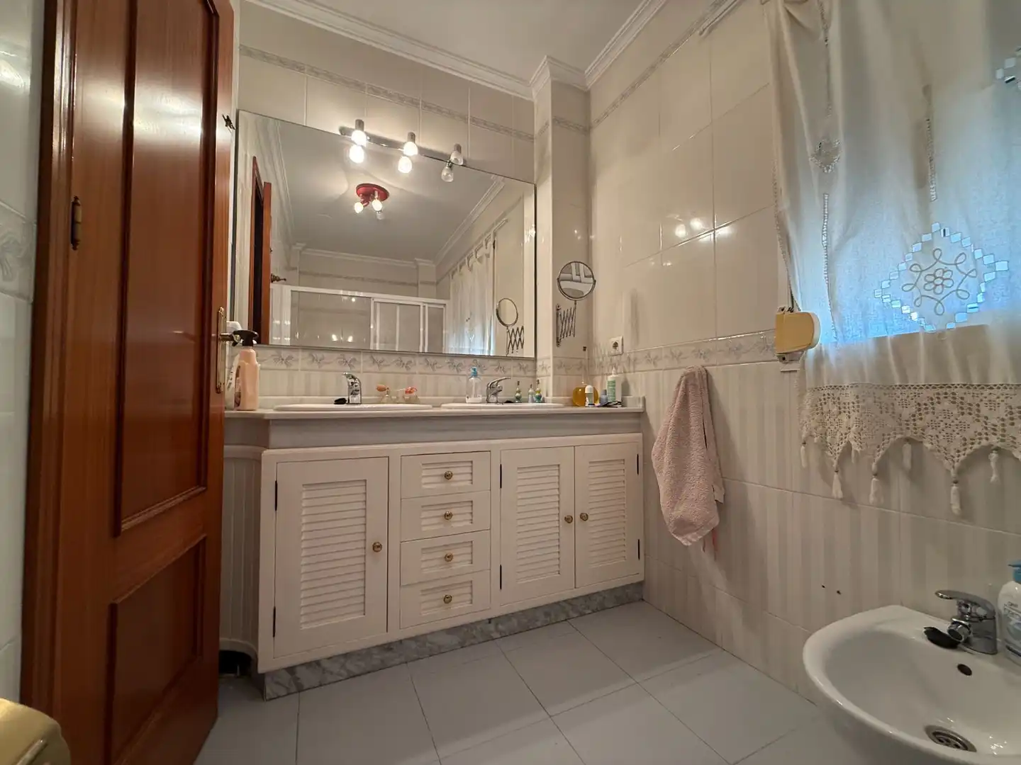 Baño de Casa adosada en venta en Aljaraque con Aire acondicionado, Terraza y Piscina comunitaria