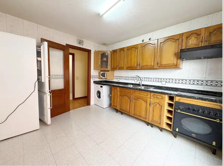 Küche von Wohnung zum Verkauf in Salamanca mit Heizung, Parkett und Terrasse