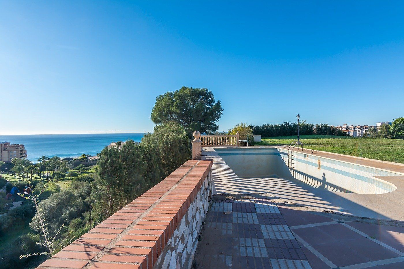 Piscina de Casa o xalet en venda en Benalmádena amb Jardí privat, Terrassa i Traster