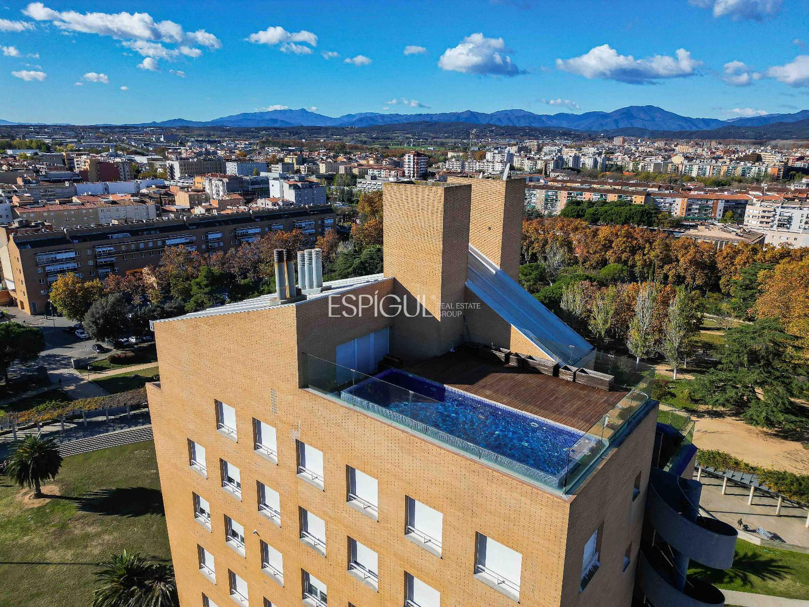 Swimming pool of Attic for sale in Girona Capital  with Air Conditioner, Heating and Terrace