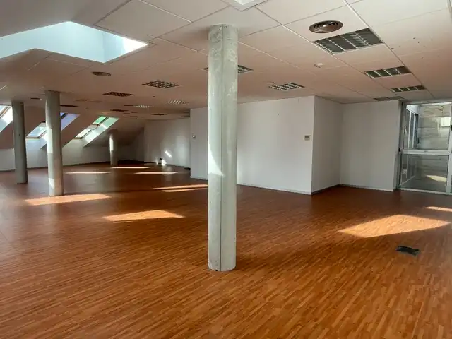 Büro zur Miete in Santander mit Klimaanlage und Heizung