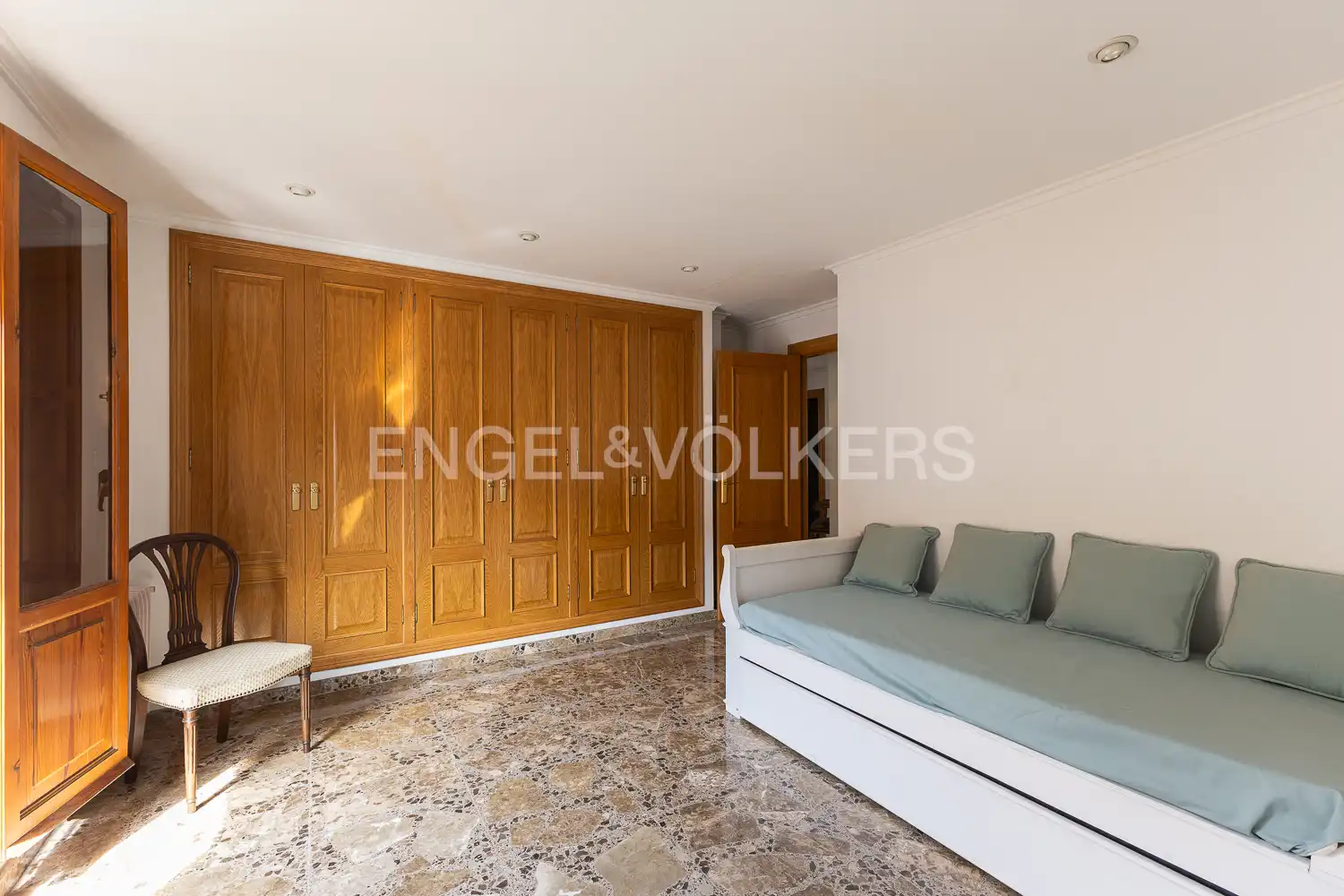 Piso con terraza en alquiler en Calle Sant bernat i les germanes, imagen 16