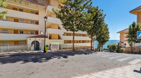 Foto 2 de Piso en venta en Calle Sierra Nevada, Las Gaviotas - Carvajal, Fuengirola