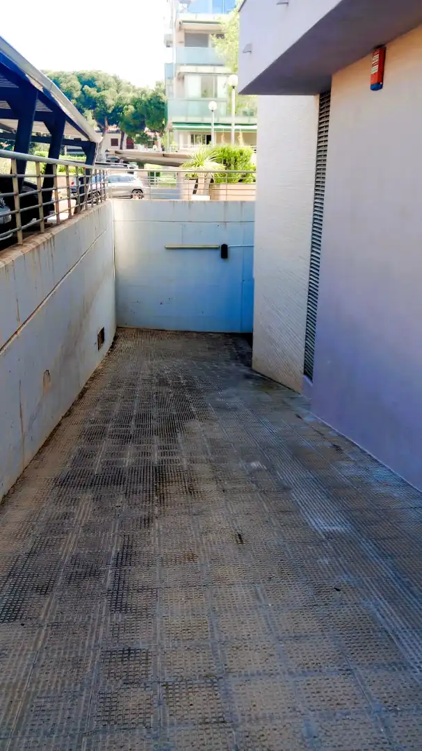 Garaje en venta en Benicasim / Benicàssim con Alarma