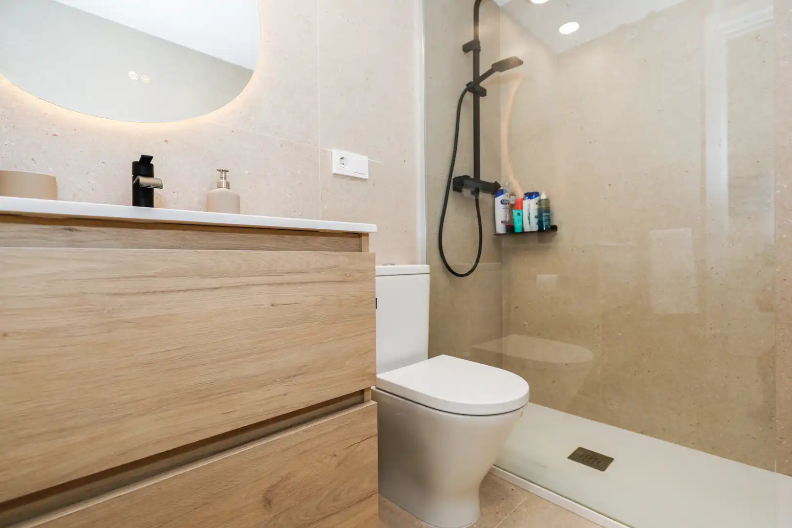 Baño de Piso en venta en Granollers con Aire acondicionado, Jardín privado y Terraza