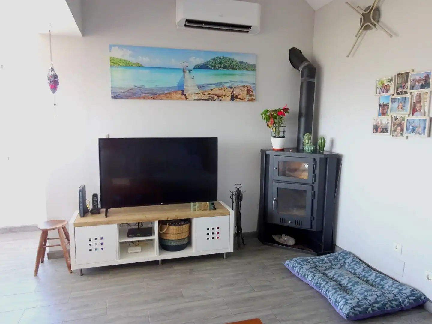 Sala d'estar de Casa o xalet en venda en Alhaurín de la Torre amb Aire condicionat, Jardí privat i Piscina