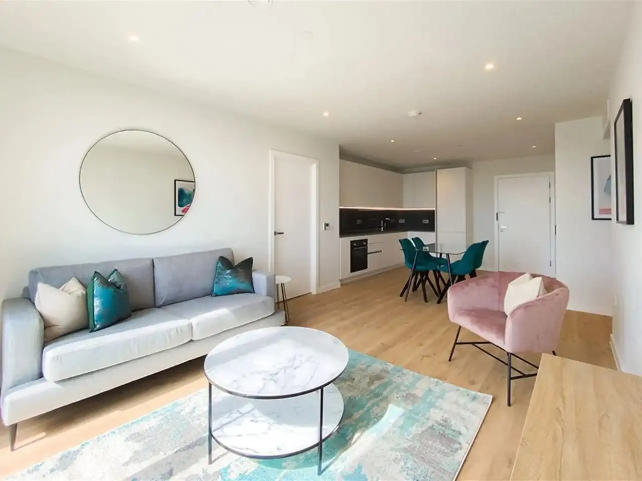 Living room of Apartments for share in Casco Antiguo