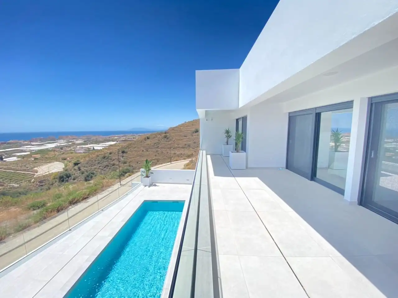 Terrassa de Casa o xalet en venda en Nerja amb Aire condicionat, Calefacció i Jardí privat