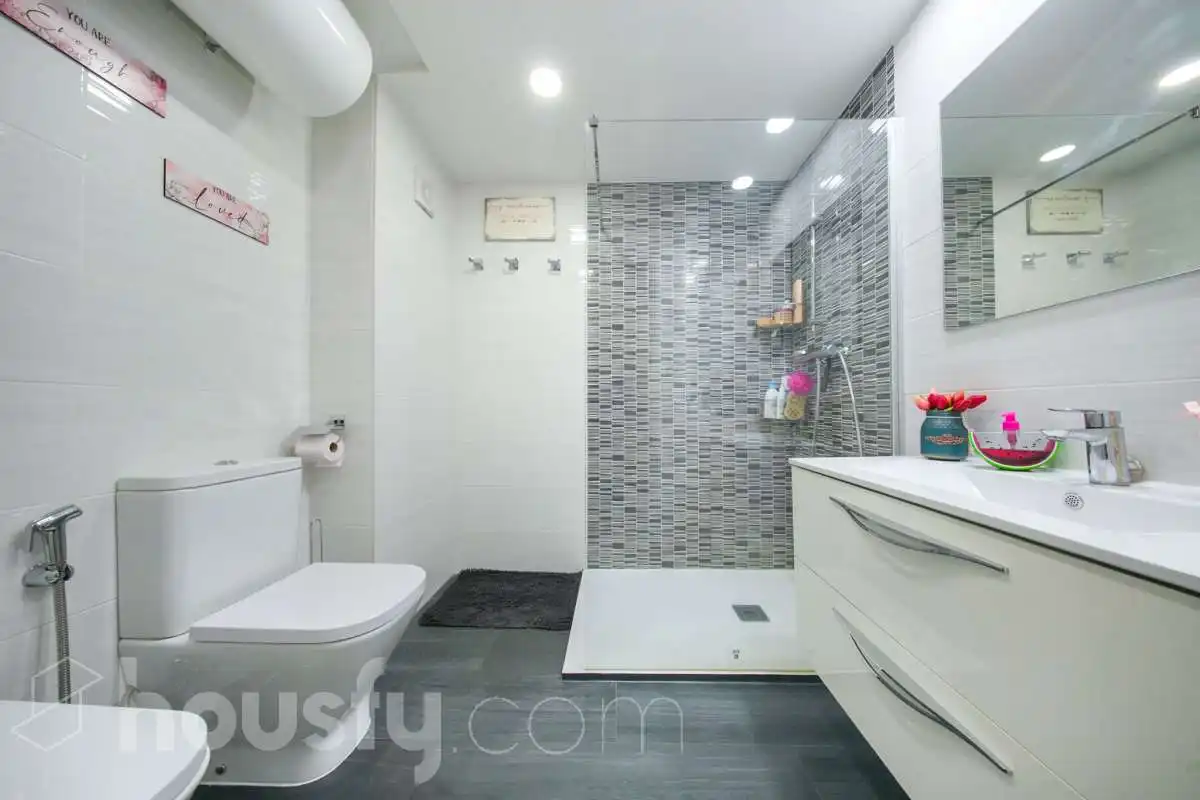 Bathroom of Flat for sale in Usera