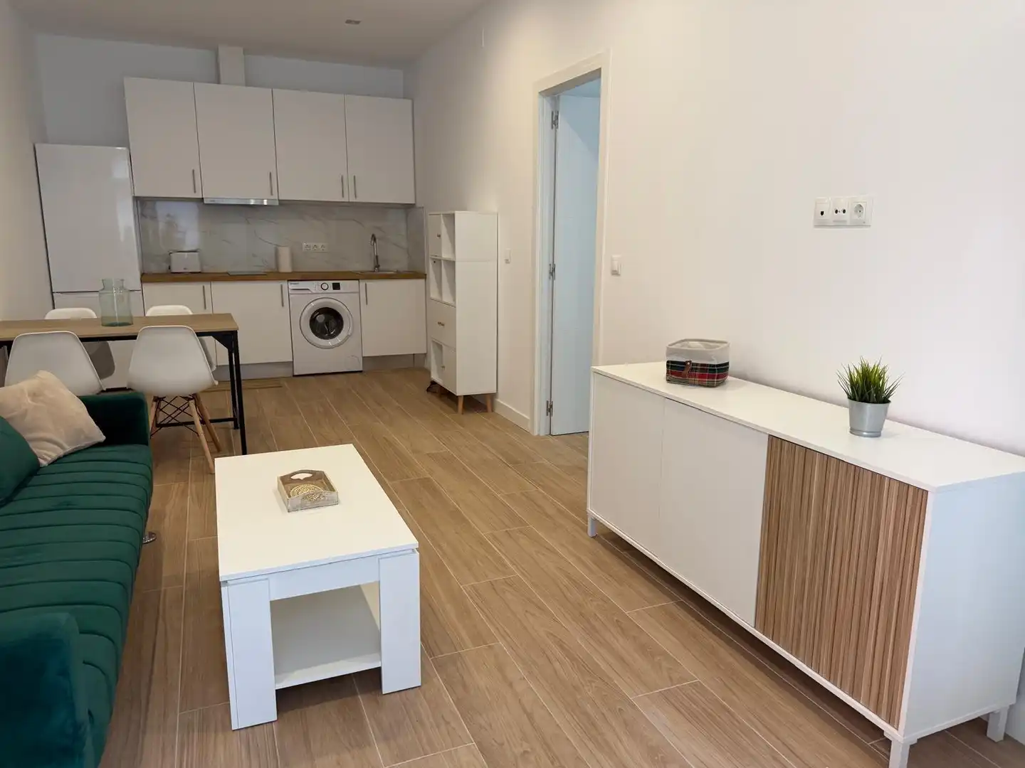 Cocina de Apartamento de alquiler en Torremolinos con Aire acondicionado, Calefacción y Amueblado