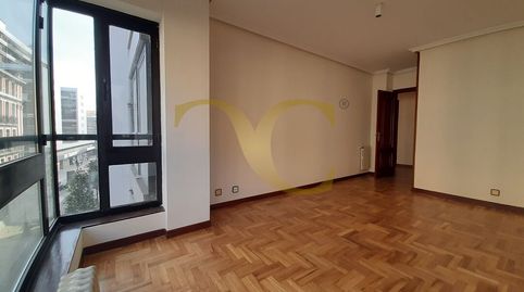 Foto 4 de Piso de alquiler en Calle Campoamor, Salesas - Foncalada - Campoamor, Oviedo