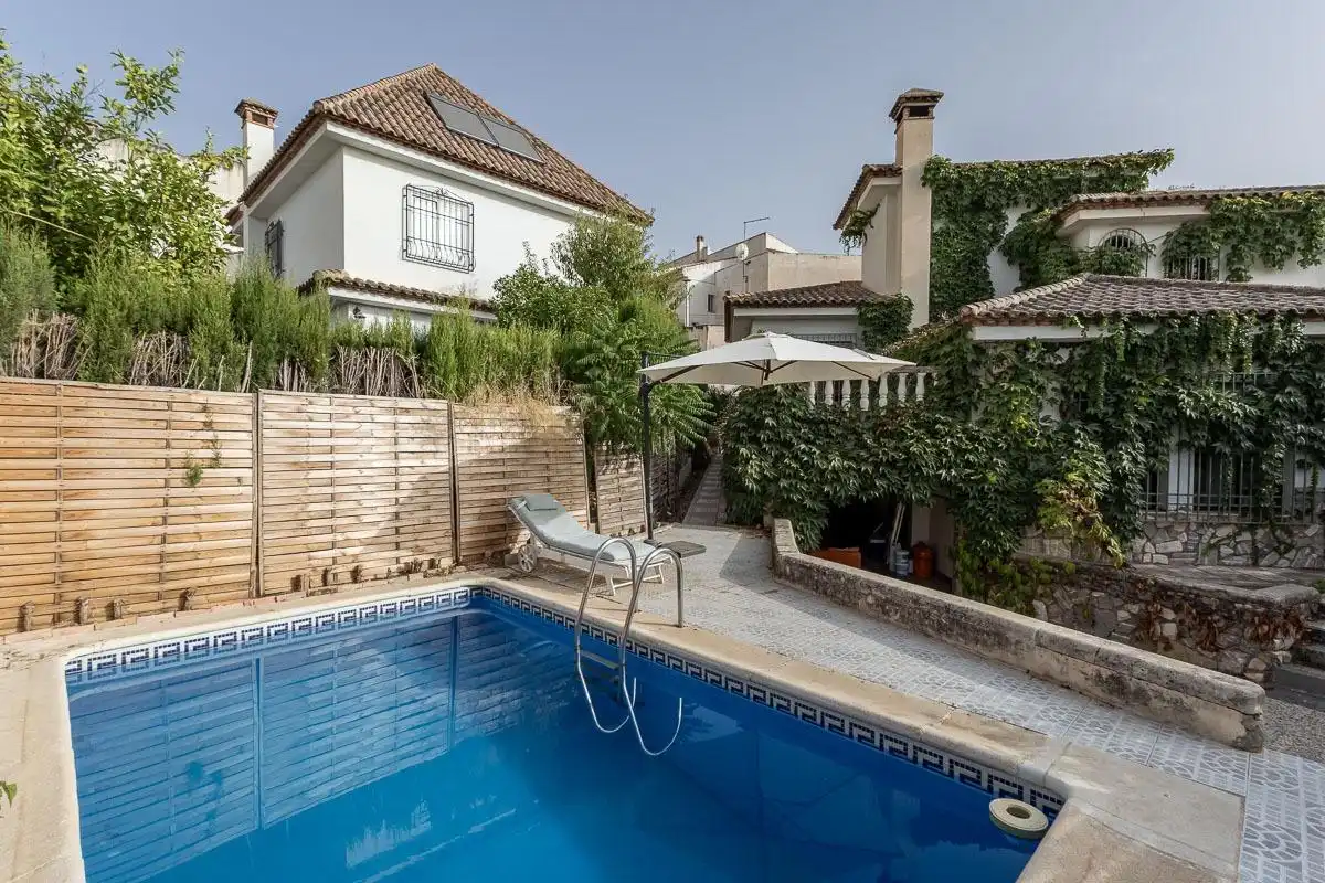 Piscina de Casa o chalet en venta en Cájar con Calefacción, Jardín privado y Piscina