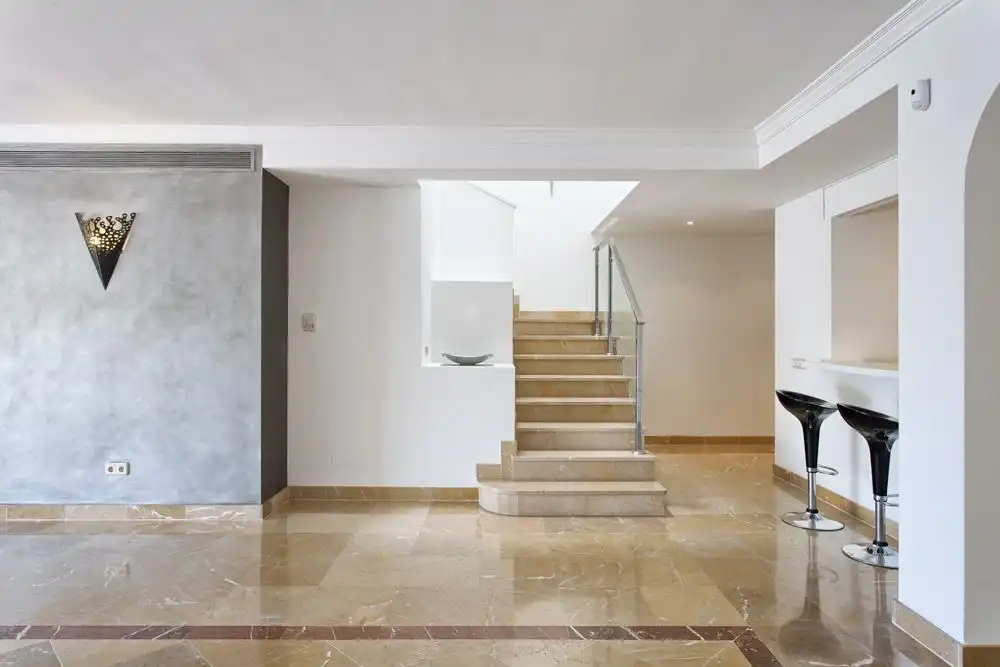 Duplex with terrace for sale in La Quinta, imagen 4