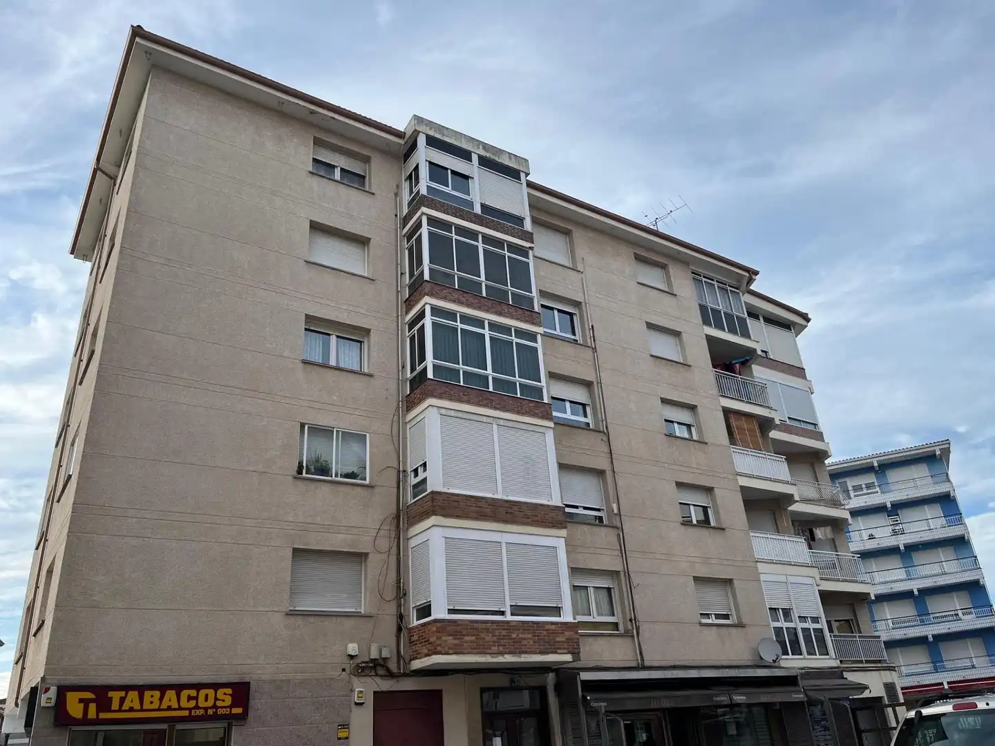 Vista exterior de Piso en venta en Colindres con Calefacción, Terraza y Amueblado