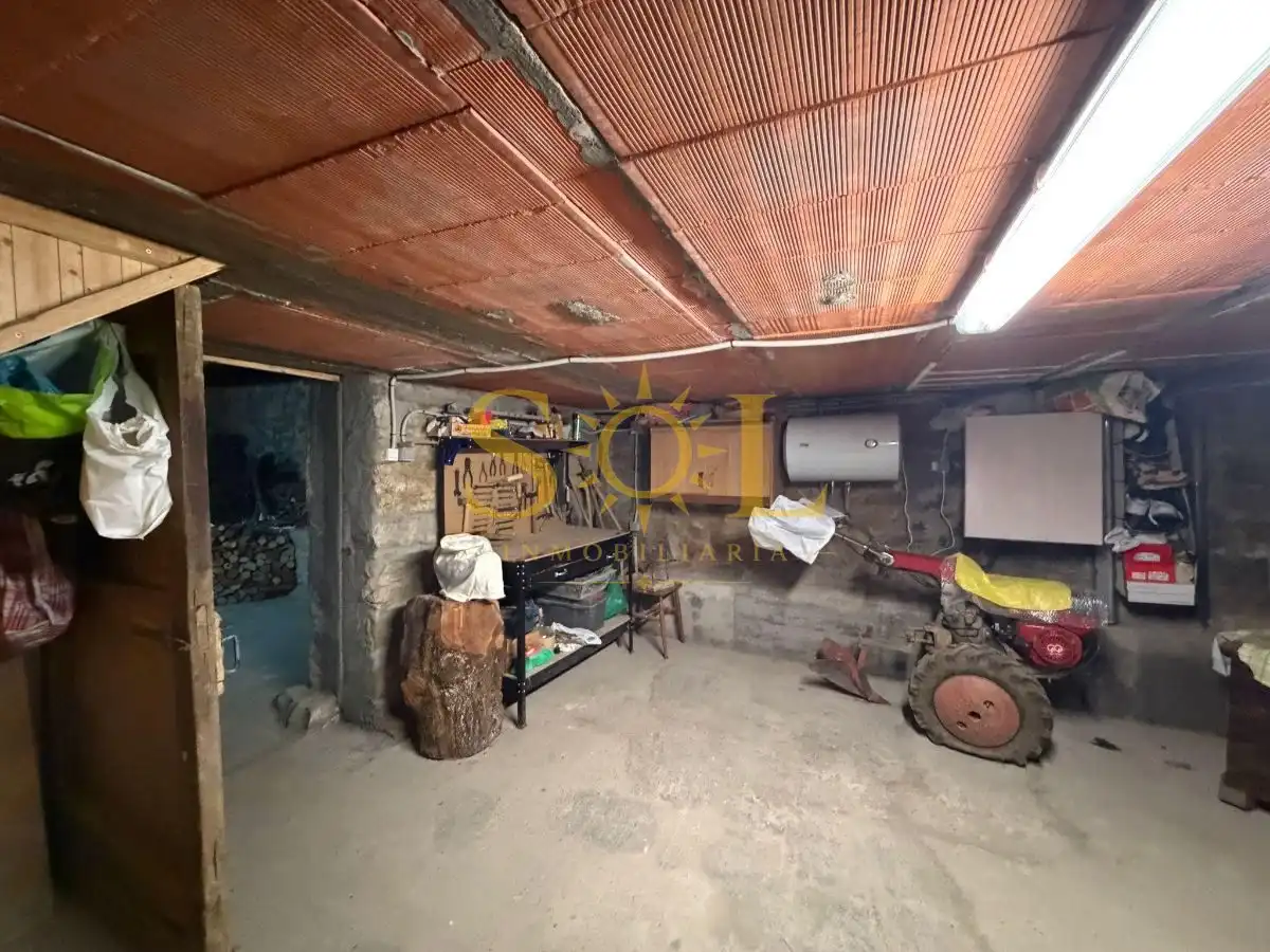 Casa o xalet en venda en Los Barrios de Luna  amb Calefacció i Moblat