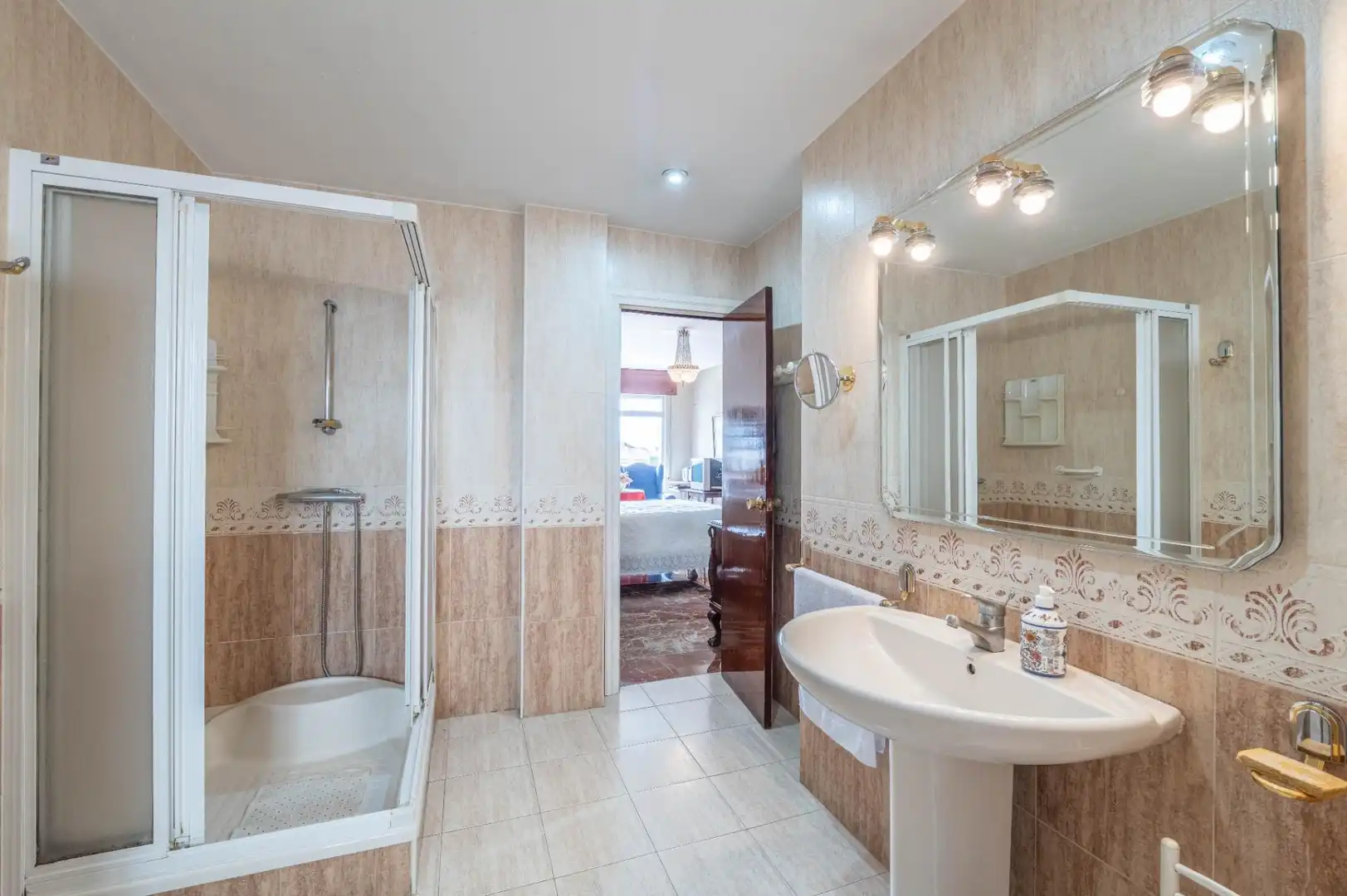 Baño de Piso en venta en Granada con Terraza, Trastero y Balcón